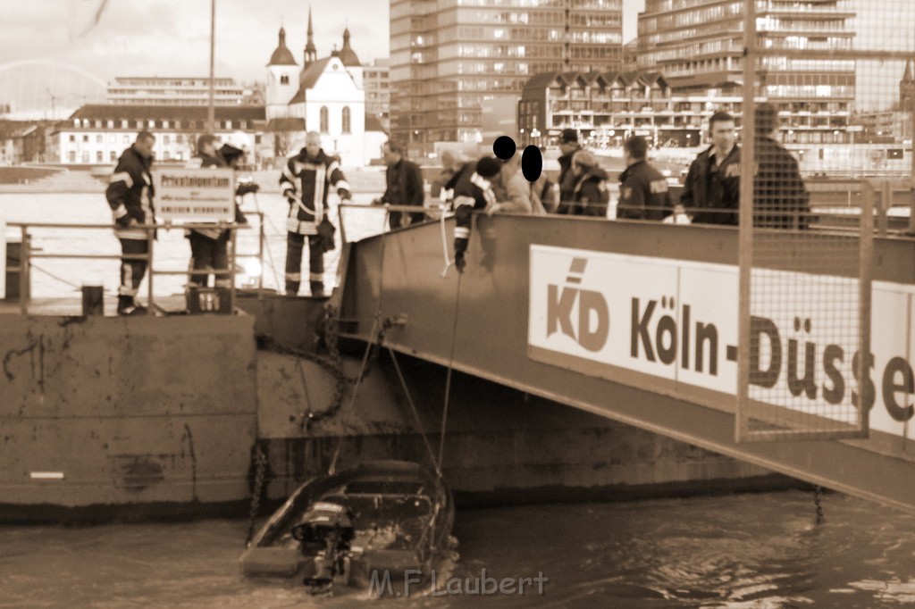 PRhein Koeln Altstadt am Rheinpegel Deutzer Bruecke (JK) P16.JPG